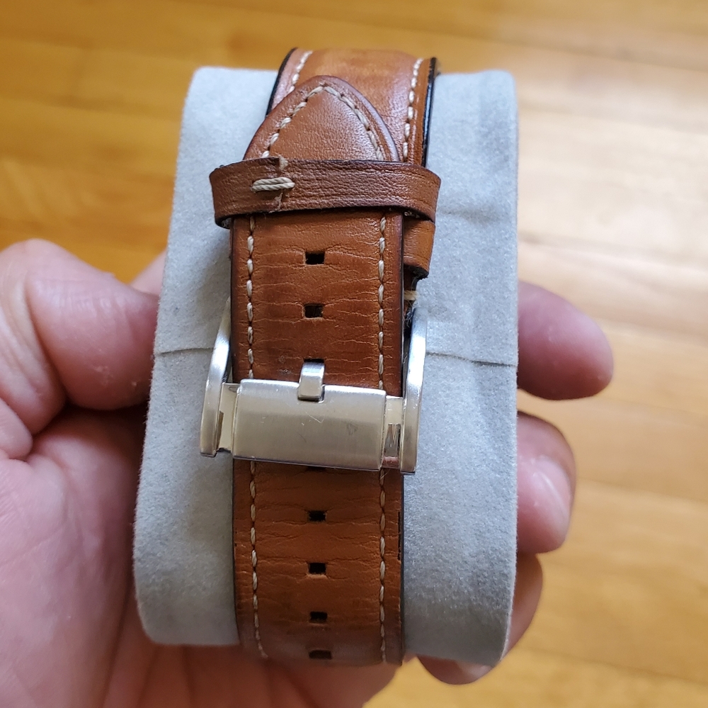 Watch - Picture 2 of 2